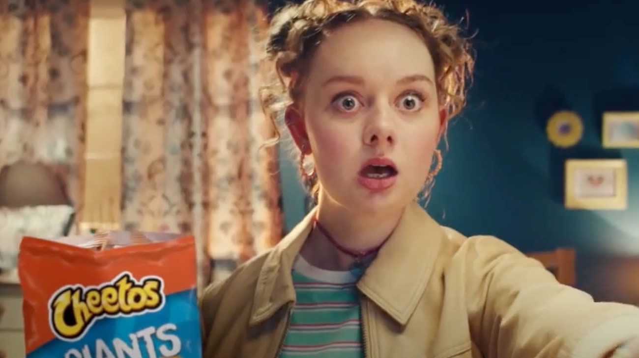 Cheetos Giants: ¡El tamaño importa! Spot Digital